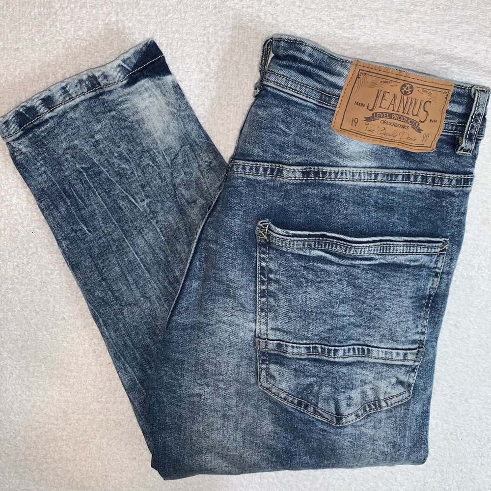 Jeanius Level Products Akademiks Men’s Acid Distressed Skinny Straight Leg Jeans